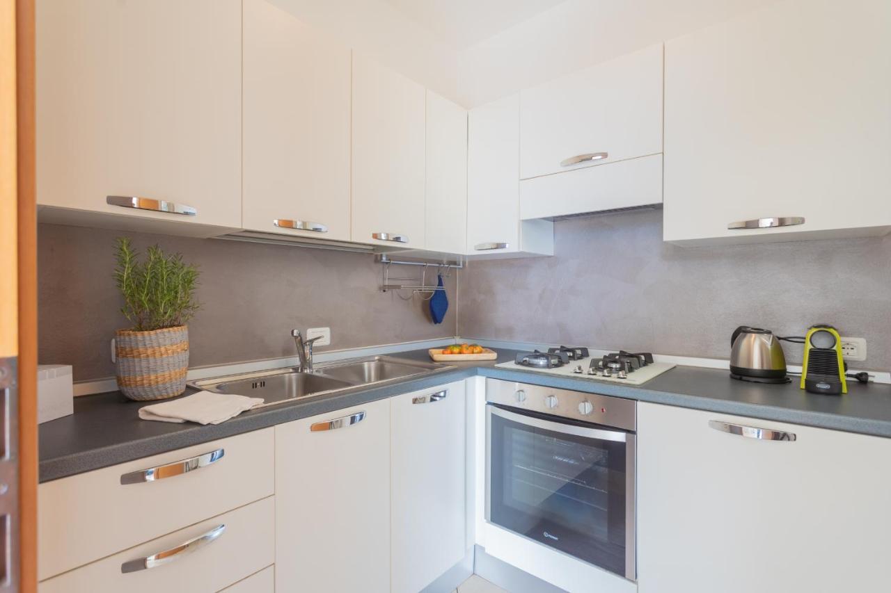 Blue Bliss Apartment By Rent All Como Colonno Eksteriør bilde